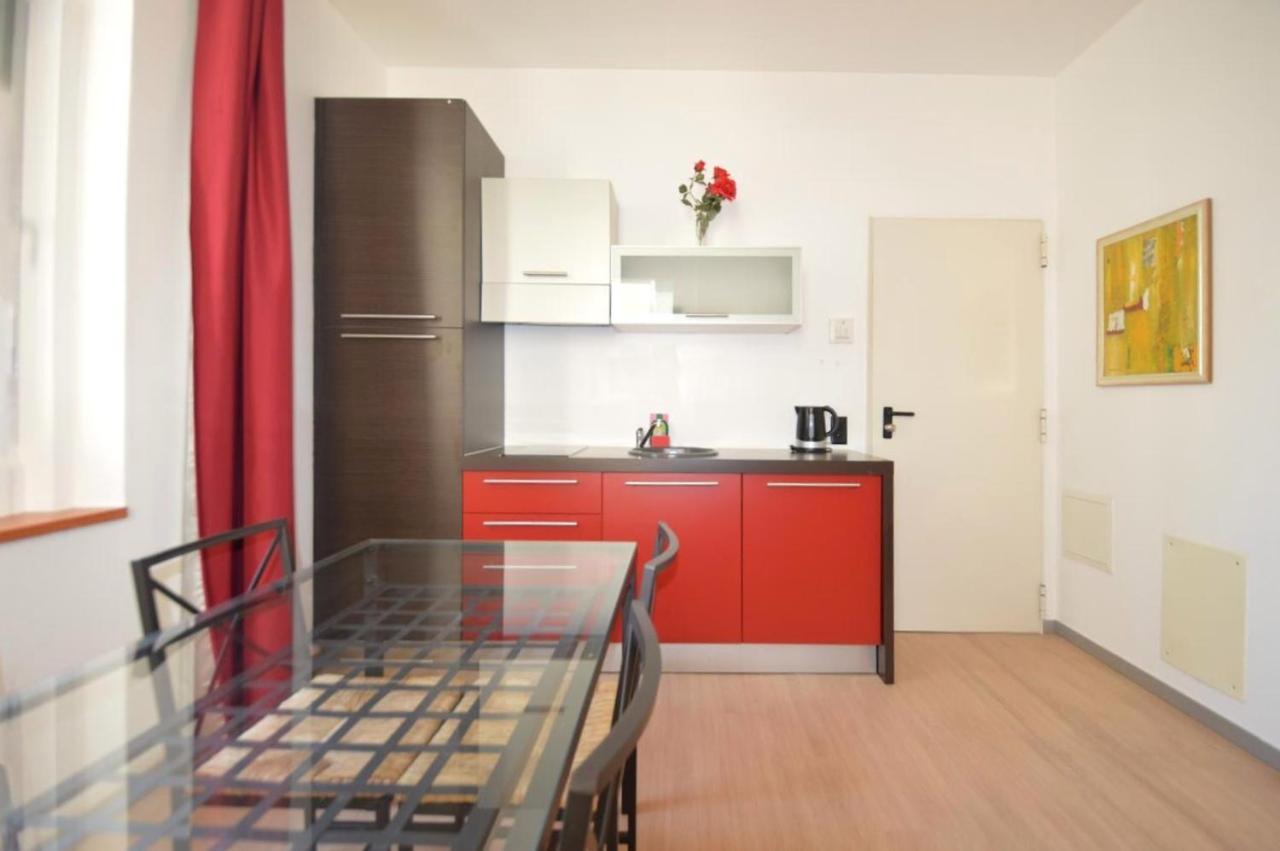 Guesthouse University By Lr - Self Check In Lugano Eksteriør billede