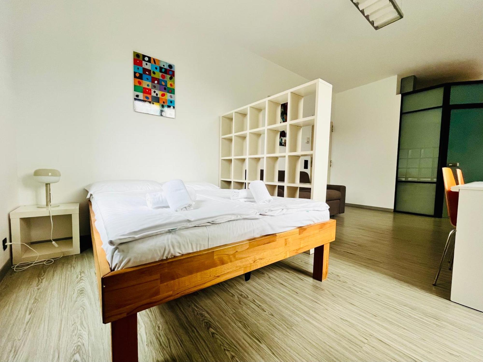 Guesthouse University By Lr - Self Check In Lugano Eksteriør billede