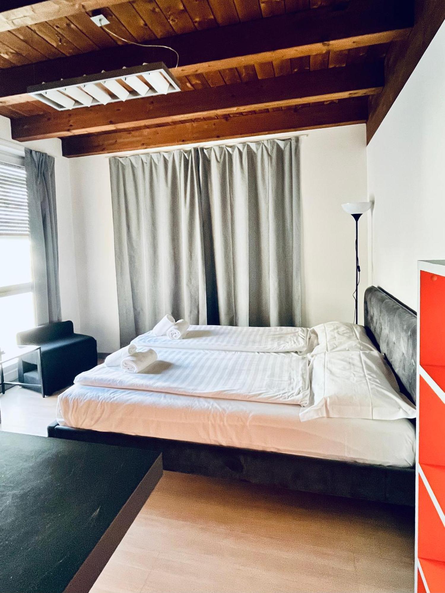 Guesthouse University By Lr - Self Check In Lugano Eksteriør billede