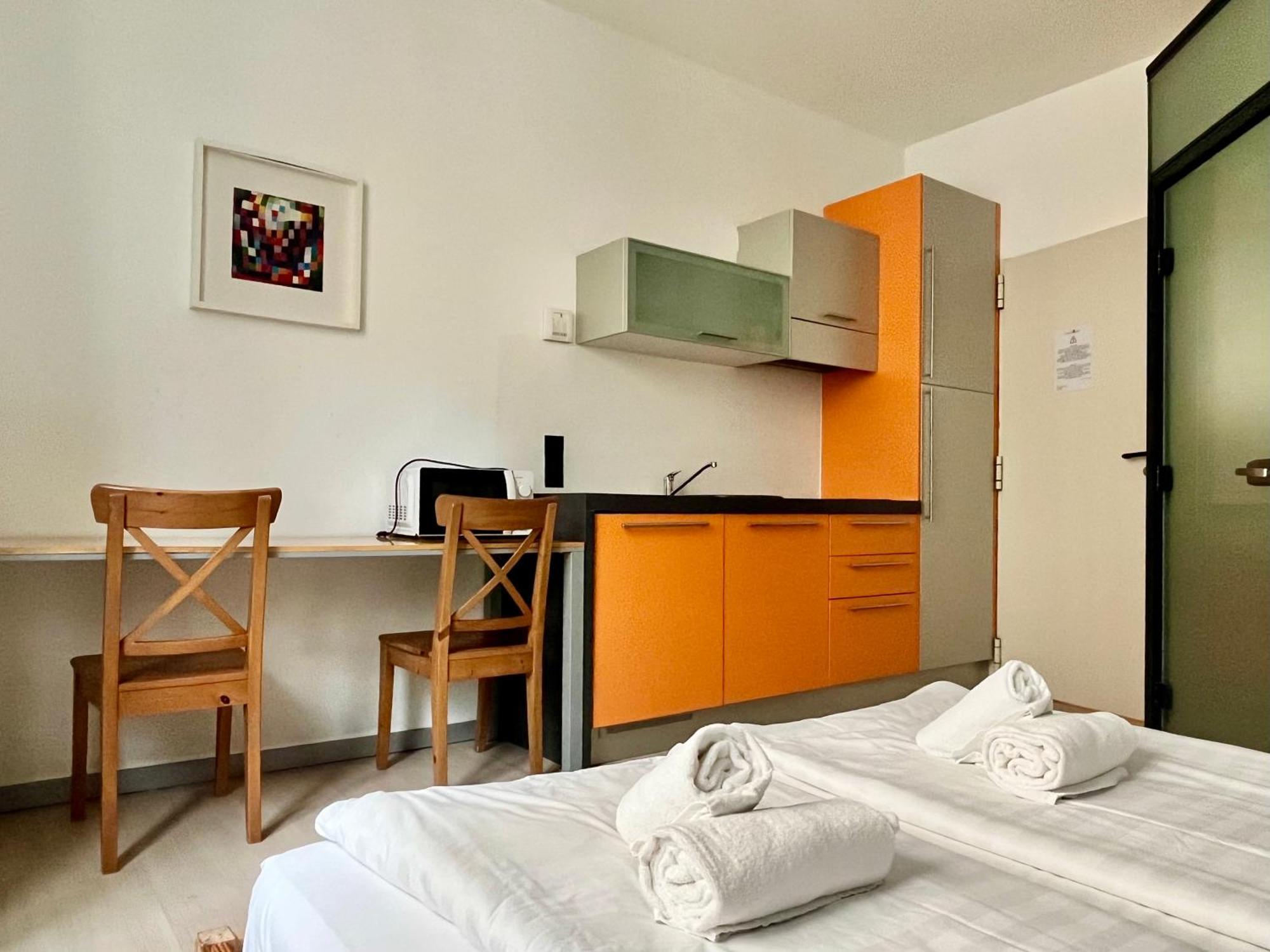 Guesthouse University By Lr - Self Check In Lugano Eksteriør billede