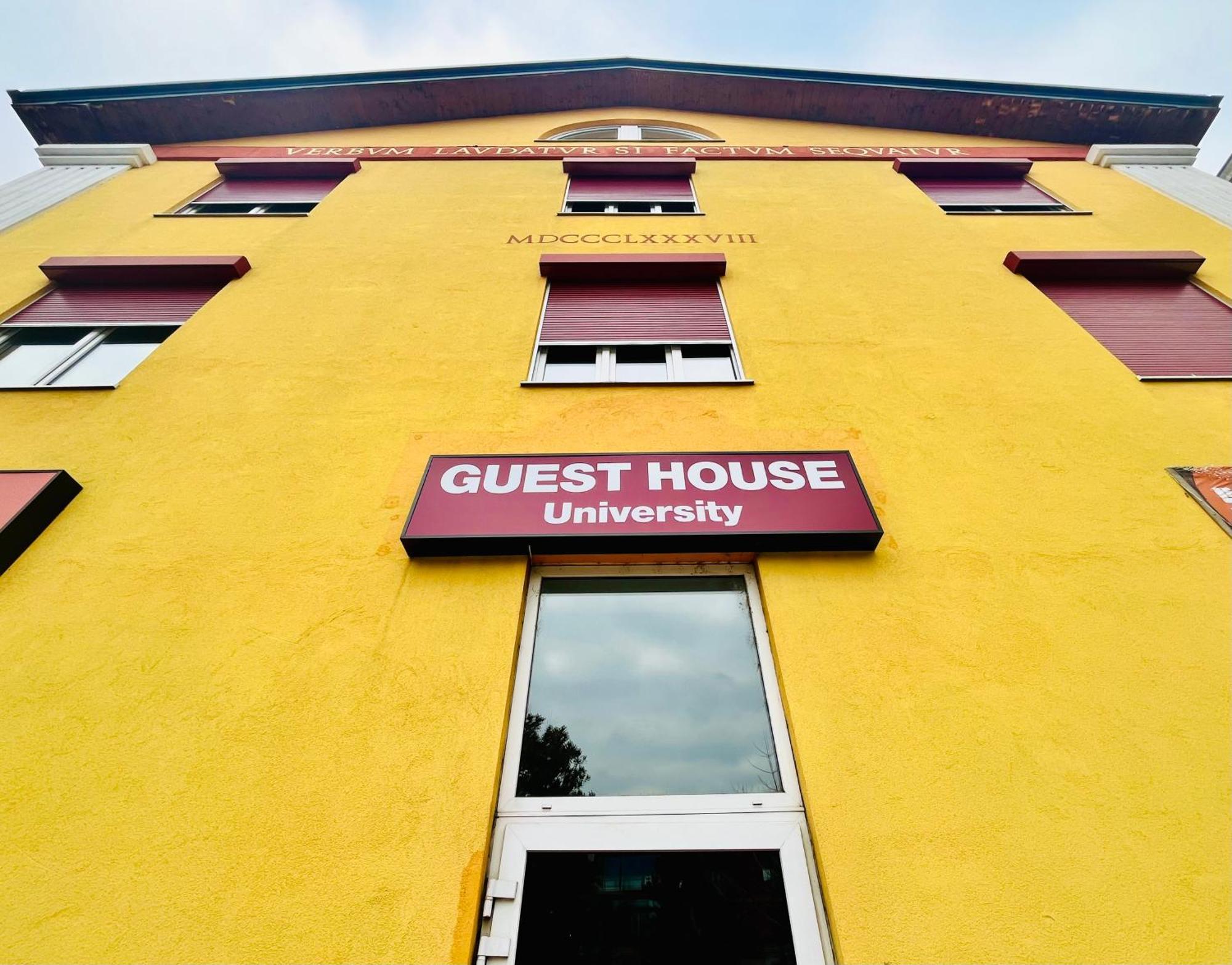 Guesthouse University By Lr - Self Check In Lugano Eksteriør billede
